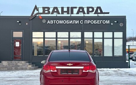 Chevrolet Cruze II, 2010 год, 750 000 рублей, 4 фотография