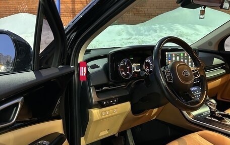 KIA Carnival, 2021 год, 3 300 000 рублей, 18 фотография