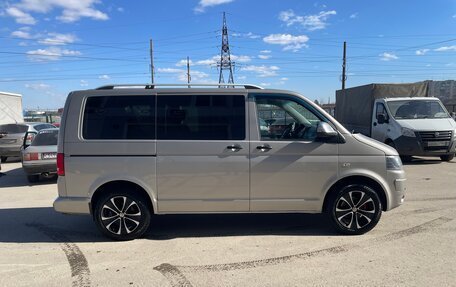 Volkswagen Caravelle T5, 2011 год, 1 750 000 рублей, 2 фотография