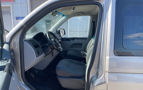 Volkswagen Caravelle T5, 2011 год, 1 750 000 рублей, 12 фотография