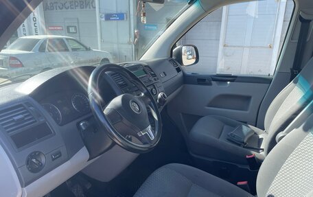 Volkswagen Caravelle T5, 2011 год, 1 750 000 рублей, 13 фотография