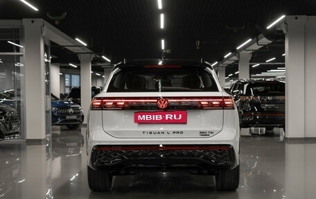 Volkswagen Tiguan, 2025 год, 4 915 000 рублей, 6 фотография