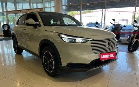 Honda Vezel, 2024 год, 4 390 000 рублей, 2 фотография