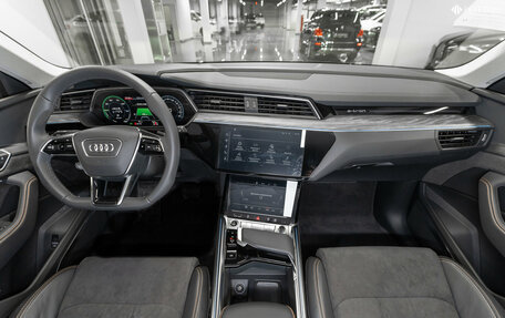 Audi e-tron I, 2022 год, 5 150 000 рублей, 8 фотография