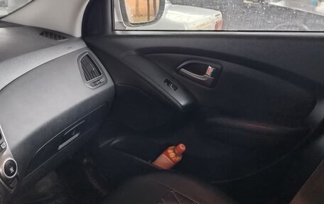 Hyundai ix35 I рестайлинг, 2010 год, 1 150 000 рублей, 11 фотография