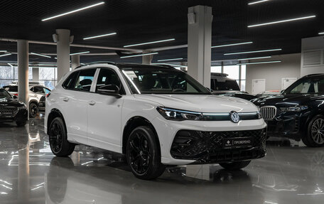 Volkswagen Tiguan, 2025 год, 4 915 000 рублей, 2 фотография