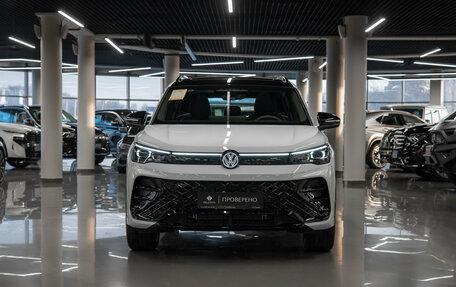 Volkswagen Tiguan, 2025 год, 4 915 000 рублей, 3 фотография
