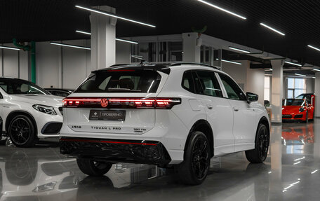 Volkswagen Tiguan, 2025 год, 4 915 000 рублей, 4 фотография