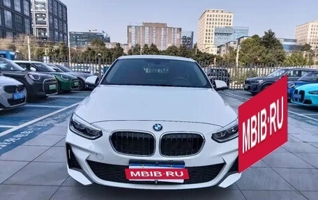 BMW 1 серия, 2023 год, 1 560 000 рублей, 2 фотография