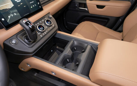 Land Rover Defender II, 2025 год, 16 500 000 рублей, 16 фотография