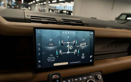 Land Rover Defender II, 2025 год, 16 500 000 рублей, 21 фотография