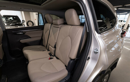 Toyota Highlander, 2025 год, 5 700 000 рублей, 14 фотография