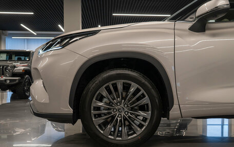 Toyota Highlander, 2025 год, 5 700 000 рублей, 31 фотография