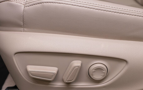 Toyota Land Cruiser, 2025 год, 15 725 000 рублей, 23 фотография