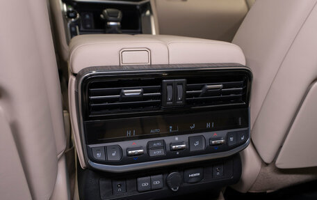 Toyota Land Cruiser, 2025 год, 15 725 000 рублей, 15 фотография