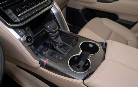 Toyota Land Cruiser, 2025 год, 15 725 000 рублей, 24 фотография