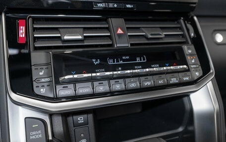 Toyota Land Cruiser, 2025 год, 14 500 000 рублей, 25 фотография