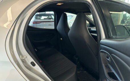 Toyota Yaris, 2020 год, 1 179 000 рублей, 18 фотография