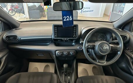 Toyota Yaris, 2020 год, 1 179 000 рублей, 16 фотография