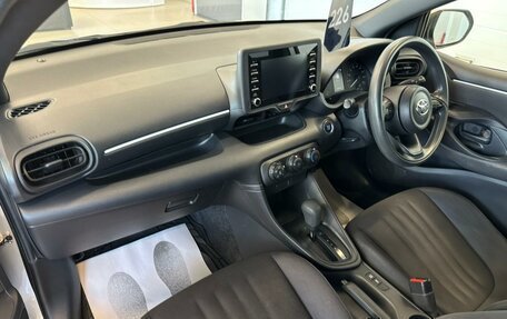 Toyota Yaris, 2020 год, 1 179 000 рублей, 13 фотография