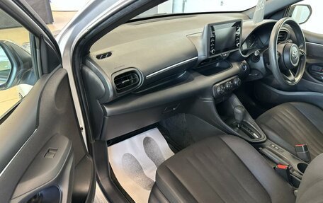 Toyota Yaris, 2020 год, 1 179 000 рублей, 12 фотография