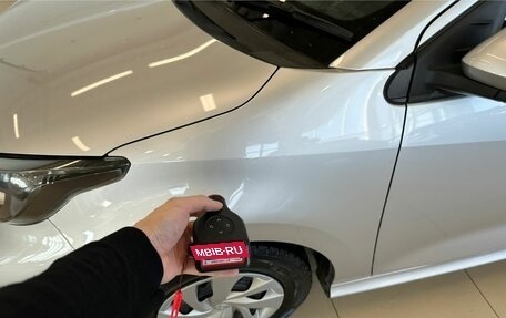 Toyota Yaris, 2020 год, 1 179 000 рублей, 20 фотография