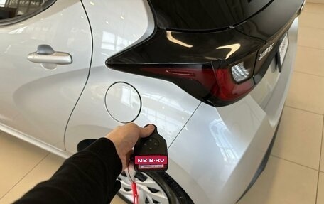 Toyota Yaris, 2020 год, 1 179 000 рублей, 23 фотография