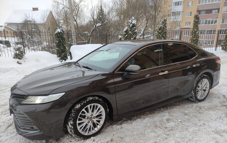 Toyota Camry, 2019 год, 2 850 000 рублей, 11 фотография