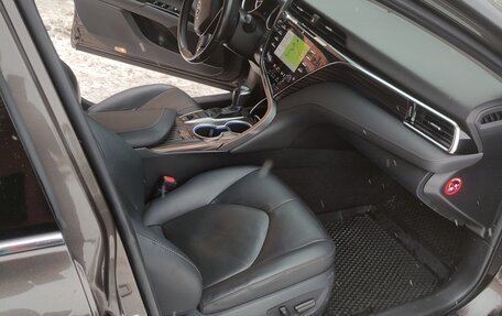 Toyota Camry, 2019 год, 2 850 000 рублей, 14 фотография