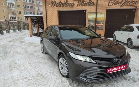 Toyota Camry, 2019 год, 2 850 000 рублей, 2 фотография