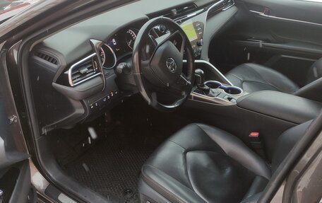 Toyota Camry, 2019 год, 2 850 000 рублей, 17 фотография