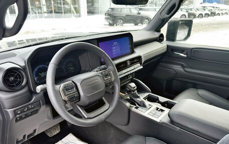 Toyota Land Cruiser Prado, 2024 год, 10 705 000 рублей, 3 фотография