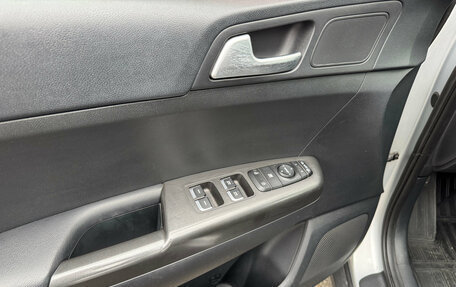 KIA Sportage IV рестайлинг, 2018 год, 2 012 000 рублей, 8 фотография