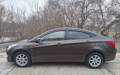 Hyundai Solaris II рестайлинг, 2015 год, 1 150 000 рублей, 1 фотография