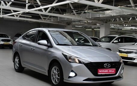 Hyundai Solaris II рестайлинг, 2015 год, 890 000 рублей, 1 фотография