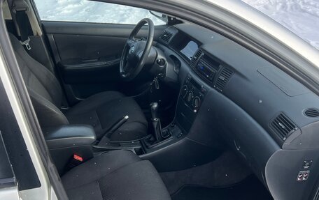 Toyota Corolla, 2005 год, 670 000 рублей, 10 фотография