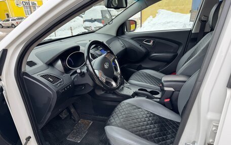 Hyundai ix35 I рестайлинг, 2012 год, 1 000 000 рублей, 12 фотография