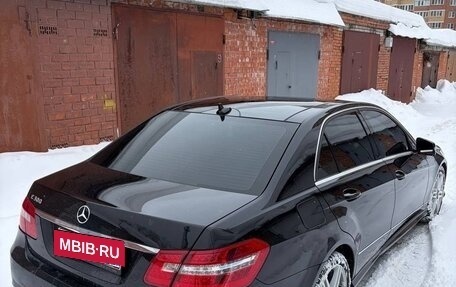 Mercedes-Benz E-Класс, 2011 год, 1 400 000 рублей, 3 фотография