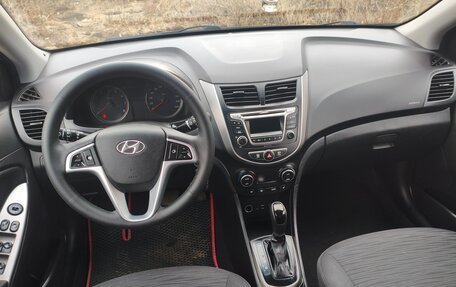 Hyundai Solaris II рестайлинг, 2015 год, 1 150 000 рублей, 10 фотография