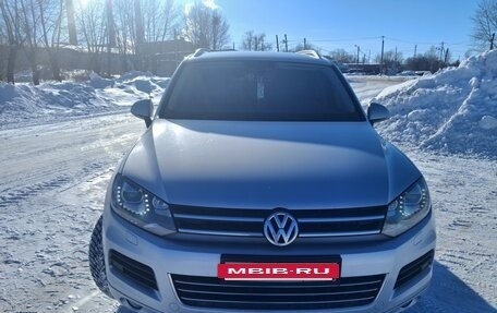 Volkswagen Touareg III, 2011 год, 2 000 000 рублей, 2 фотография