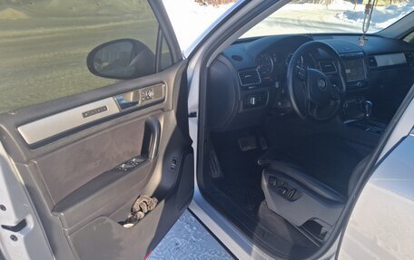 Volkswagen Touareg III, 2011 год, 2 000 000 рублей, 8 фотография