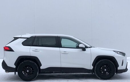Toyota RAV4, 2020 год, 2 930 000 рублей, 4 фотография