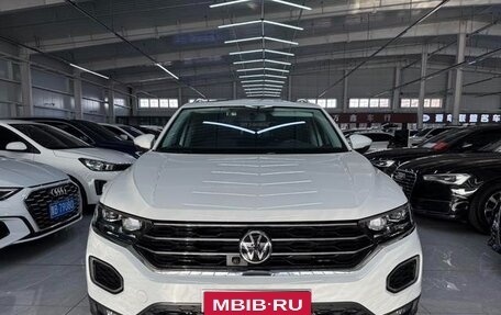 Volkswagen T-Roc I, 2022 год, 1 820 333 рублей, 3 фотография