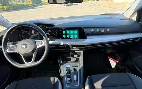 Volkswagen Golf VIII, 2022 год, 1 860 333 рублей, 8 фотография