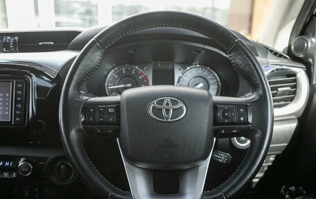 Toyota Hilux VIII, 2020 год, 3 998 000 рублей, 11 фотография