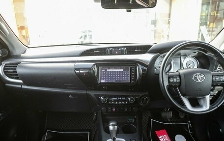 Toyota Hilux VIII, 2020 год, 3 998 000 рублей, 12 фотография