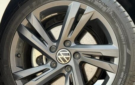 Volkswagen Golf VIII, 2022 год, 1 850 333 рублей, 13 фотография