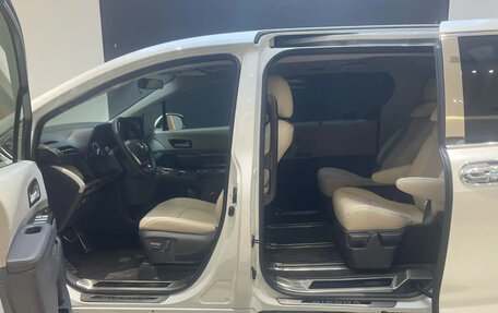 Toyota Sienna, 2023 год, 6 950 000 рублей, 15 фотография