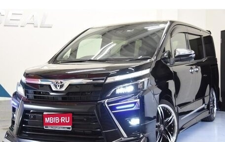 Toyota Voxy III, 2021 год, 1 920 000 рублей, 1 фотография