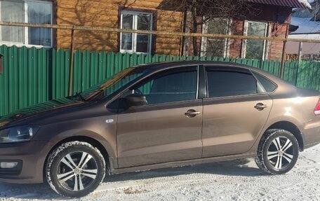 Volkswagen Polo VI (EU Market), 2015 год, 800 000 рублей, 2 фотография